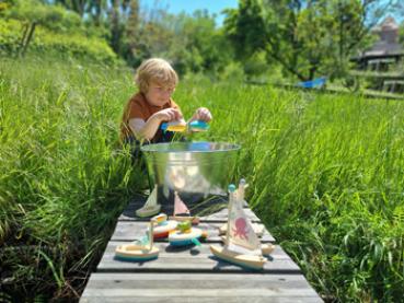 Wasserspielzeug Seegelboote